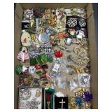 LARGE LOT OF ESTATE COSTUME JEWELRY