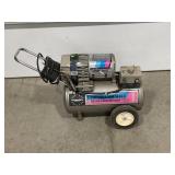 CAMPBELL & HAUSFELD 7.5 GALLON AIR COMPRESSOR