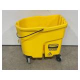 RUBBERMAID WAVE BREAK MOP BUCKET
