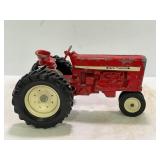 ERTL INTERNATIONAL NARROW FRONT TRACTOR
