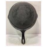 WAGNERWARE #8 CAST IRON SKILLET - 10"