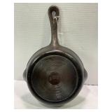 BENJAMIN & MEDWIN CAST IRON SKILLET WITH HEAT RING