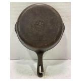 GRISWOLD #6 CAST IRON SKILLET - 9"