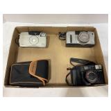 LOT OF THREE 35MM CAMERAS