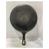 WAGNER WARE #8 CAST IRON CHICKEN FRYER - 10" X