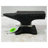 1937 JOHN DEERE CAST IRON ANVIL - 4 3/4" X 2 1/2"