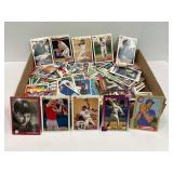 LARGE LOT OF VINTAGE MLB SPORTS CARDS - RICKY