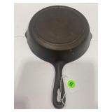 #5 B.M. CAST IRON SKILLET WITH HEAT RING - 8"