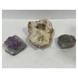 LOT OF 3 GEODES AND DECORATIVE ROCKS