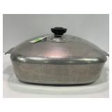 WAGNER WARE MAGNALITE BAKE AND SERVE CASSEROLE