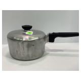 WAGNER WARE MAGNALITE 2 QT SAUCEPAN WITH LID