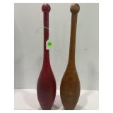 PAIR OF SPALDING MODEL E.S. 2 LB JUGGLING PINS -