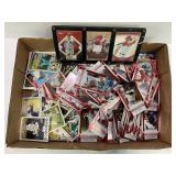 LARGE LOT OF MLB SPORTS CARDS - PETE ROSE & MORE