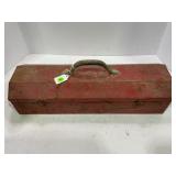 METAL TOOLBOX WITH CONTENTS - CHISELS, FLARING