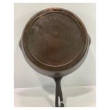 #8 CAST IRON SKILLET WITH HEAT RING - NO MAKERS