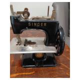 SINGER SEWHANDY MODEL 20 CHILD