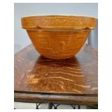ROSEVILLE CROCK MIXING BOWL W/ DESIGN - 10" X 5.5"