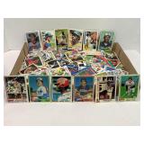 LARGE LOT OF VINTAGE MLB SPORTS CARDS - BO JACKSON