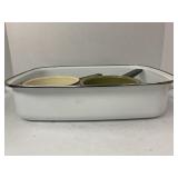 WHITE ENAMELWARE RECTANGULAR ROASTING PAN &