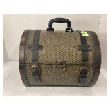 VINTAGE STYLE WOODEN BARREL TOP CHEST - 13" X 11"