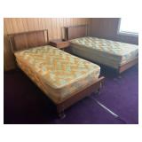 BROYHILL 5PC TWIN BEDROOM SUITE WITH TWO TWIN
