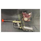 Spider paintball gun with partial bag of