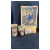 Vintage revealing Liberty calendar and two mugs