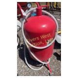 Central pneumatic pressure sandblaster tank