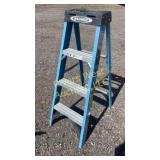 4' fiberglass folding werner ladder