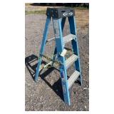 4' fiberglass folding werner ladder