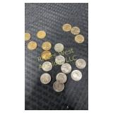Assortment of 5 Sacajawea dollars 9 Susan B.