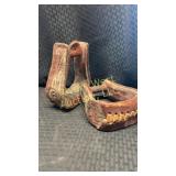 Pair of stirrups 6ï¿½ wide 3ï¿½ length