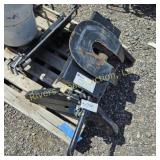 Pick-up fifth wheel plate and slider