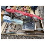 Commercial tile saw and knee rollers