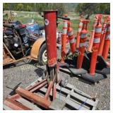 Black hawk air/hydraulic axle jack