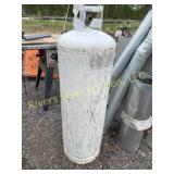 100 Lbs propane tank Full