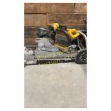 Dewalt 12 inch sliding compound miter saw