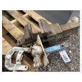Prentice No. 53 5' jaw vise and pipe vise