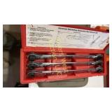 Mac Tools universal ratcheting serpentine belt