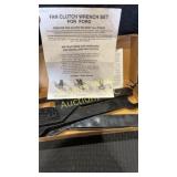 Fan clutch wrench set for Ford