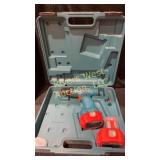 Makita drill with Two 9.6 V batteries