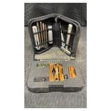 Rifle scope leveling kit and a specialized tools