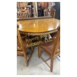 Dining room table with 6 matching chairs