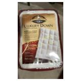 Full queen bed comforter. White