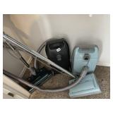 Group: Vacuum Cleaners (1 w/ Broken Hose Nozzle)