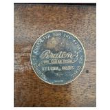 Bratenï¿½s Cloak Store Advertising Token