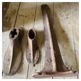 Cast Iron Shoemaker's Set