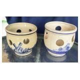 Delft-Style Pots