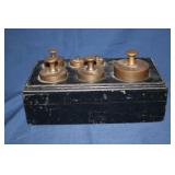 Weights from 4 pounds to 2/10 of a pound and a