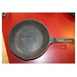 Vintage Cast iron 9" Chef Skillet frying pan